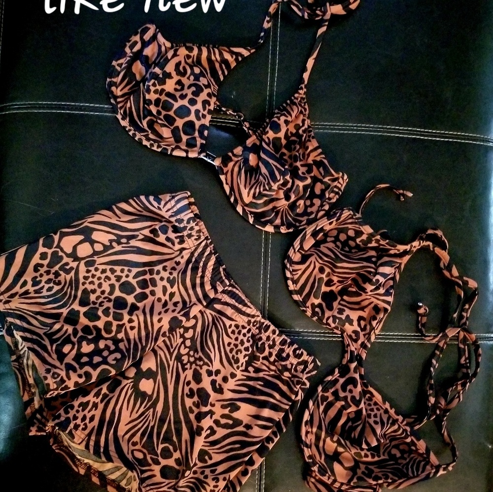 2 Bikini tops with bottom shorts